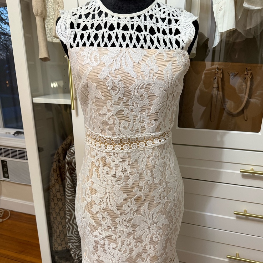 White LuLus Lace Bodycon Midi Dress w/Crochet Detail – Sleeveless, Ruffle Hem